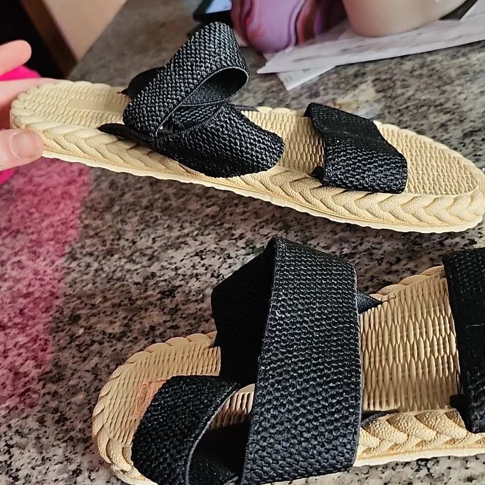 Shoes - Picture 2 of 4